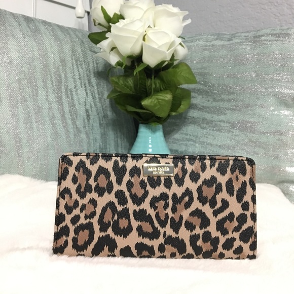 kate spade Handbags - SALE- Kate Spade wallet